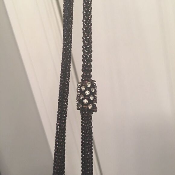 Eggplant chain and crystal necklace - Picture 4 of 5